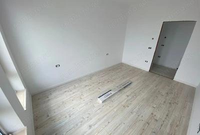 Apartament cu 3 camere semidecomandat în Giroc - 14