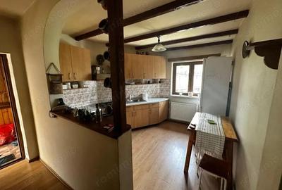 Apartament cu 3 camere decomandat în Central - 1