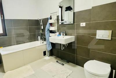 Casă cu 7 camere cu Teren 920 Mp în Dumbrăvița