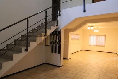 Cetatii; 5 camere, spatiu depozitare, garaj, curte, ideal pentru sediu firma. - 3