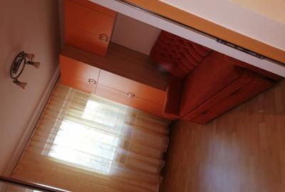 Inchiriez apartament 3 camere - 4