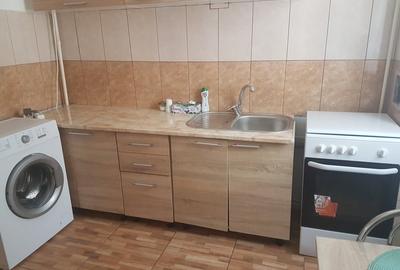 Apartament doua camere, semidecomandat, etaj doi mobilat si utilat, ultracentral Apartament doua camere, semidecomandat, etaj doi mobilat si utilat, ultracentral - 8