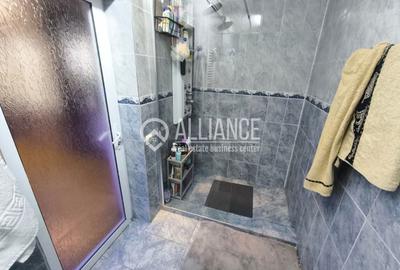 Casă cu 10 camere cu Canalizare în CET - 18