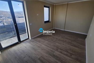 Duplex cu 4 camere cu Canalizare în Bucium - 6