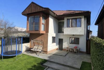 Casă cu 4 camere cu Teren 230 Mp în Central - 1