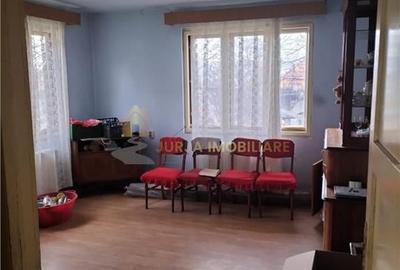 CASA 2 CAMERE 70 MP TEREN 601 MP DAMBUL ROTUND - 4