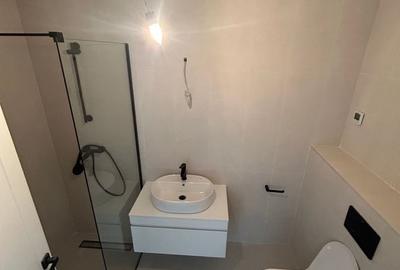 Apartament cu 3 camere semidecomandat în Obor