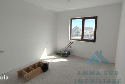 Casă cu 5 camere cu Teren 492 Mp în Glina - 12