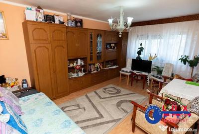 Apartament cu 3 camere decomandat în E3 - 16