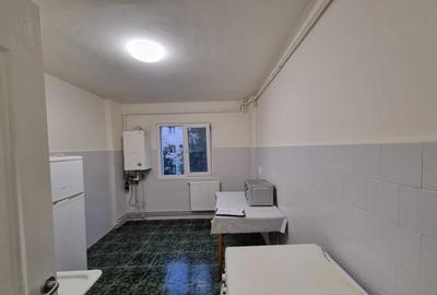 REZERVAT- Ap. 3 camere decomandate la etajul 1, Insula de Ag - 3