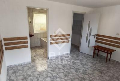 Spațiu comercial, de 80 mp, în Central - 11