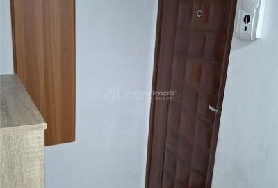 Apartament cu 3 camere în Micro III - 8
