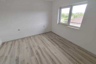 Casă cu 4 camere cu Teren 180 Mp în Micești - 2