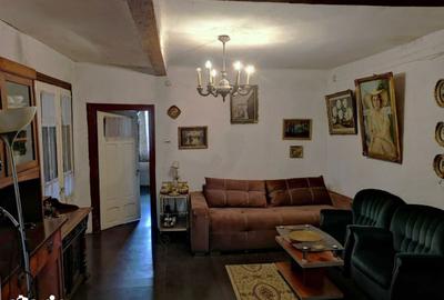 Casă cu 5 camere cu Teren 500 Mp în Central - 2