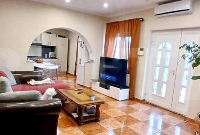 Doua case de vanzare, 263 mp, teren 800 mp, zona Iosia, in e - 2