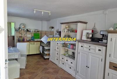 Casa P+E de vanzare recent renovata in Centru cu 680 mp teren - 2