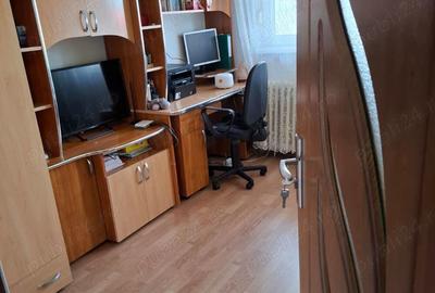 Apartament cu 3 camere de vanzare - 2