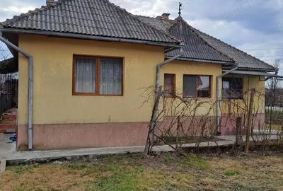 Casă cu 3 camere cu Teren 1450 Mp în Sânmărghita - 2