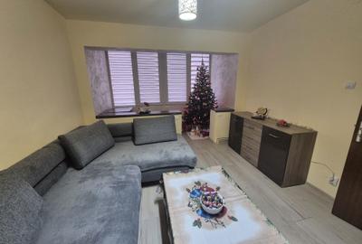 Apartament cu 3 camere semidecomandat în Central - 3