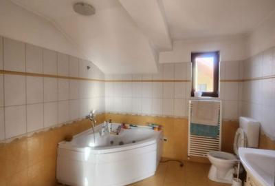 Casă cu 3 camere în Glâmbocu - 3