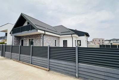 Casă individuală cu 8 camere cu Canalizare în Domnești - 2