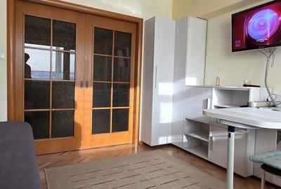 Apartament cu 3 camere decomandat în Rahova - 12