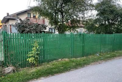 Casă cu 7 camere cu Teren 1974 Mp în Sud