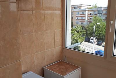 Apartament cu 2 camere decomandat în Exterior Vest