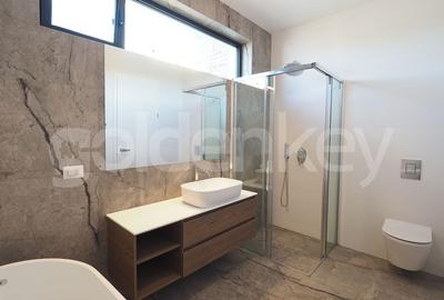 Vila minimalista si insorita | 2 garaje | 959mp teren - 16