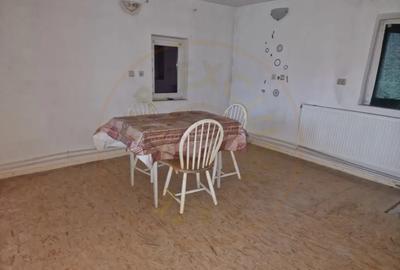 Casă cu 3 camere cu Canalizare în Broșteni (Costești) - 11