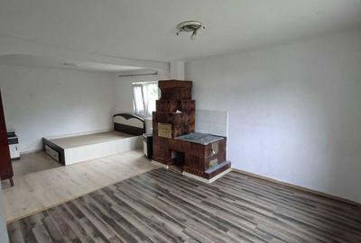 Casă cu 3 camere cu Teren 1430 Mp în Starchiojd - 4
