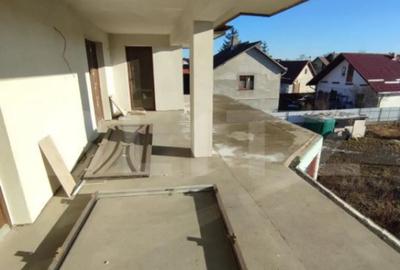 Casă cu 2 camere cu Teren 2000 Mp în Central - 10