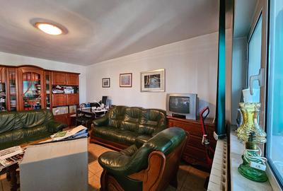 Apartament cu 4 camere decomandat în Dorobanți