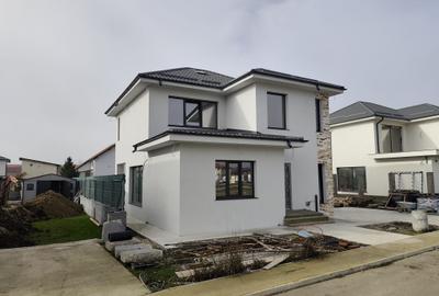 FARA COMISIOANE  in COMPLEXUL Rudem Gulia casa P+1 pod 2 placi 3 bai LA CHEIE - 11