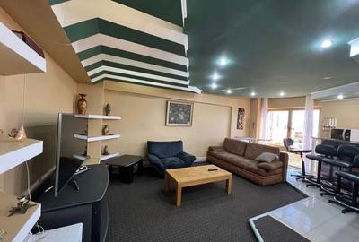 Apartament cu 4 camere semidecomandat, mobilat în Central - 1