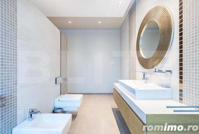 Casă cu 8 camere cu Teren 2300 Mp în Lunei - 2