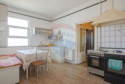 Casă cu 7 camere cu Teren 450 Mp în Central - 23