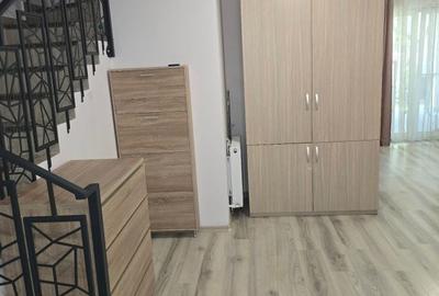 Casă cu 4 camere decomandat cu Teren 303 Mp în Central - 2