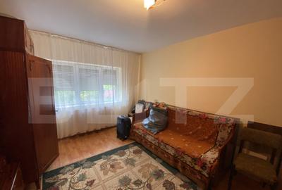 Apartament 3 camere, 65 mp etaj 2/4 decomandat, zona Dumbrav - 1
