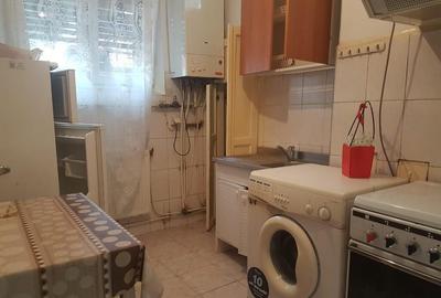 Apartament cu 2 camere decomandat în Energiei