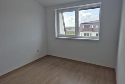 Apartament cu 2 camere decomandat în Cetatea - 3