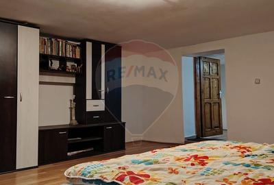 Apartament cu 4 camere decomandat, mobilat în Central - 8