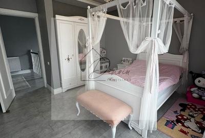 Casă individuală cu 6 camere cu Canalizare în Central - 59