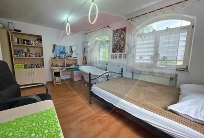 Casă cu Teren 152 Mp în Central - 2