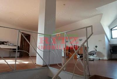 Spațiu comercial, de 324 mp, în Pestra - 14