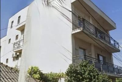 Vila spatioasa Academia de Marina