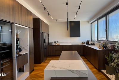 Apartament cu 6 camere în Nord - 1