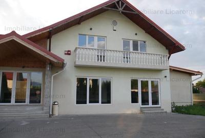Casă individuală cu 8 camere în Stupini