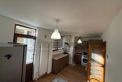 Apartament cu 4 camere circular, mobilat în P-ța Unirii