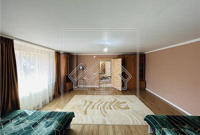 Casa in Sibiu - Vurpar - 2 constructii in curte - Gradina mare - 9